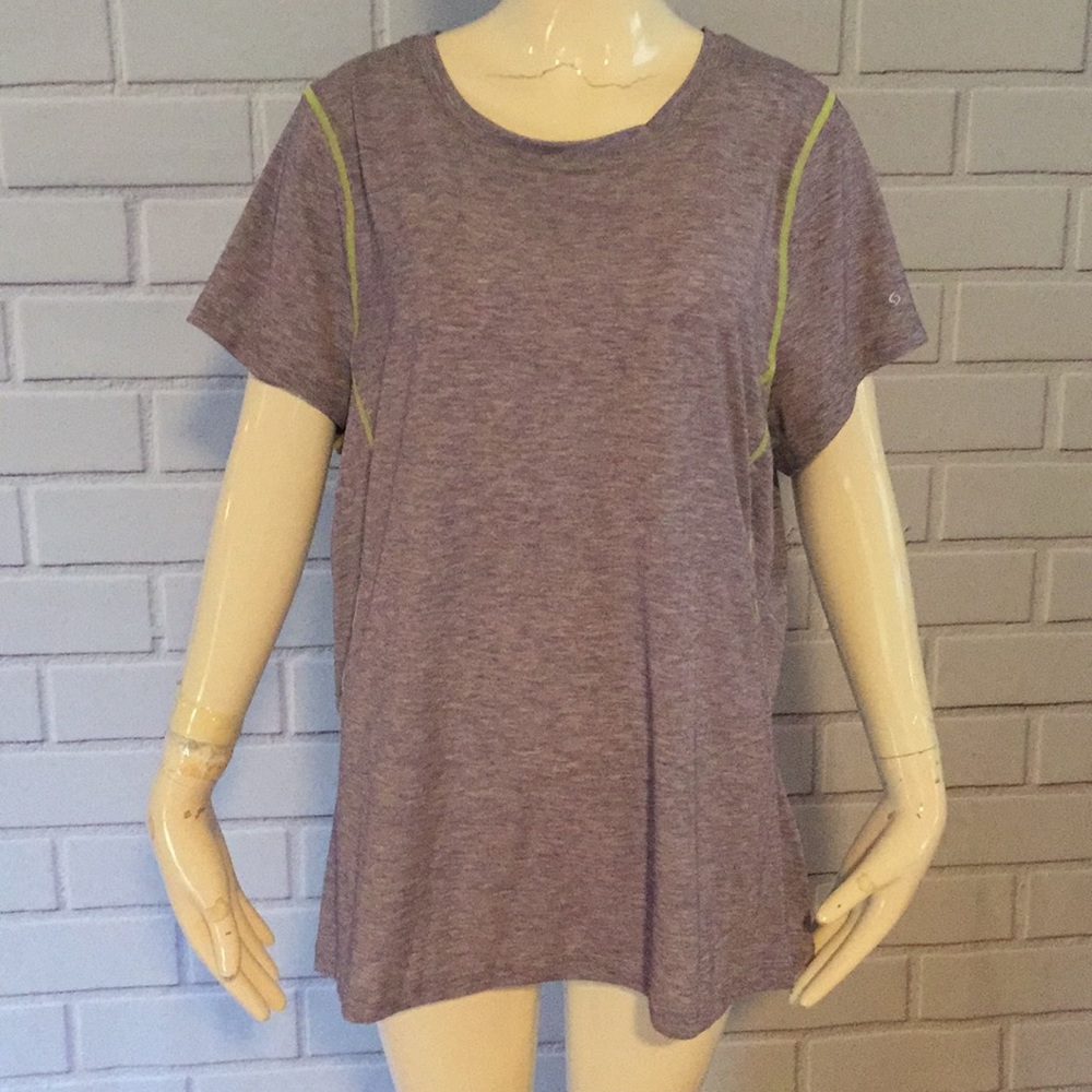 Moving Comfort top